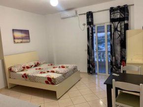 Vila Veliaj, Ksamil